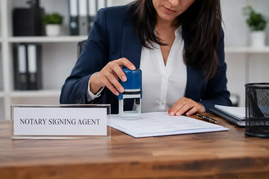 Notary signing agent preparing documents for a client in DFW